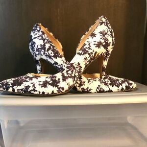 Vince Camuto black & white foral Print Women's Heels